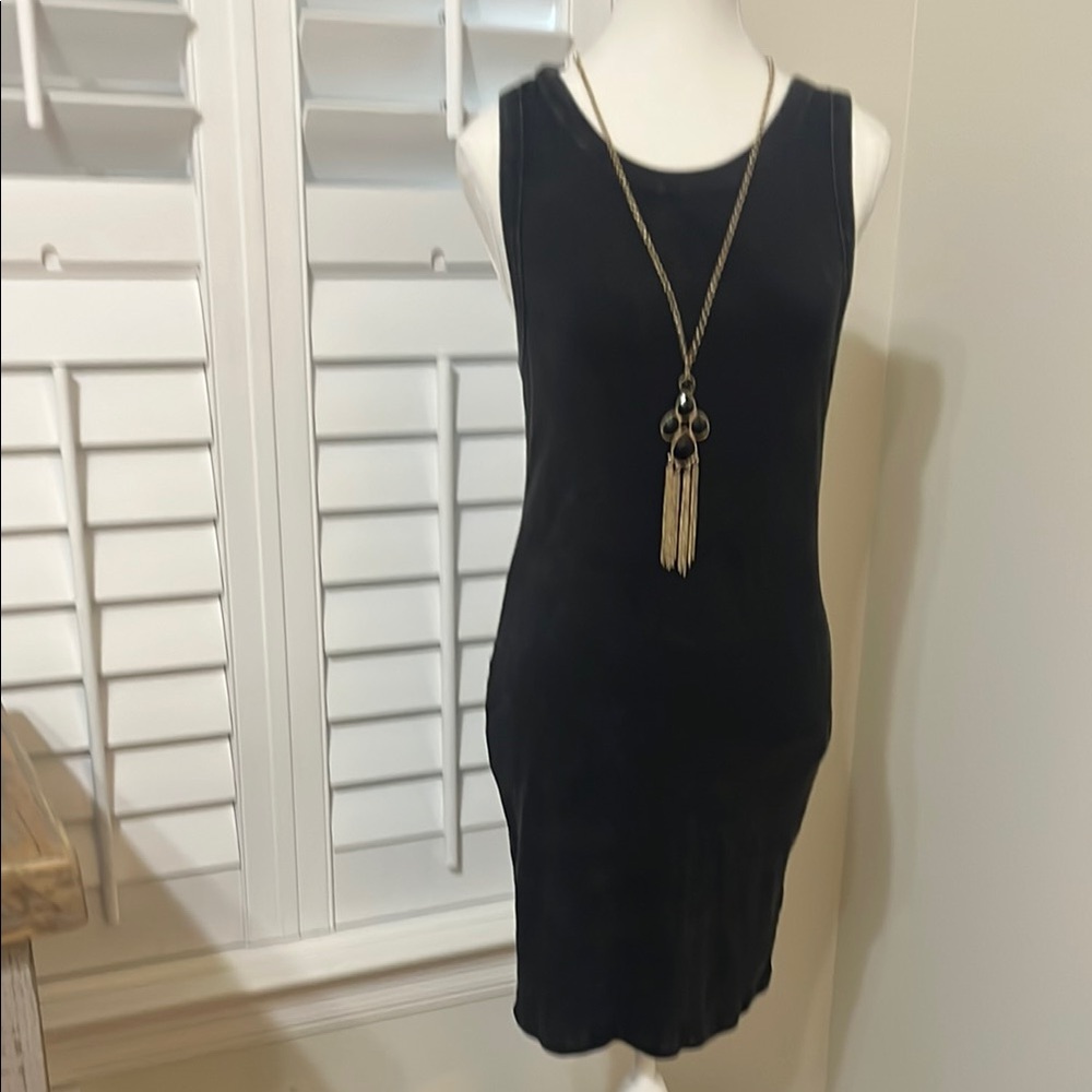 Elegant Black Sleeveless Dress